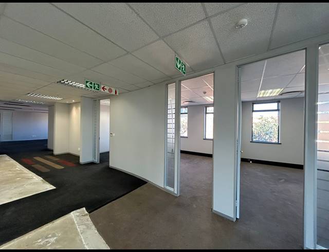 898M² OFFICE TO LET IN SANDTON CENTRAL